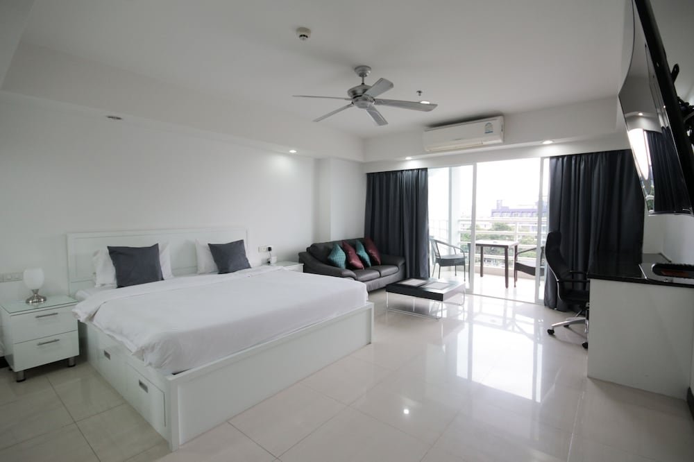 view talay 6 pattaya beach condominium by honey