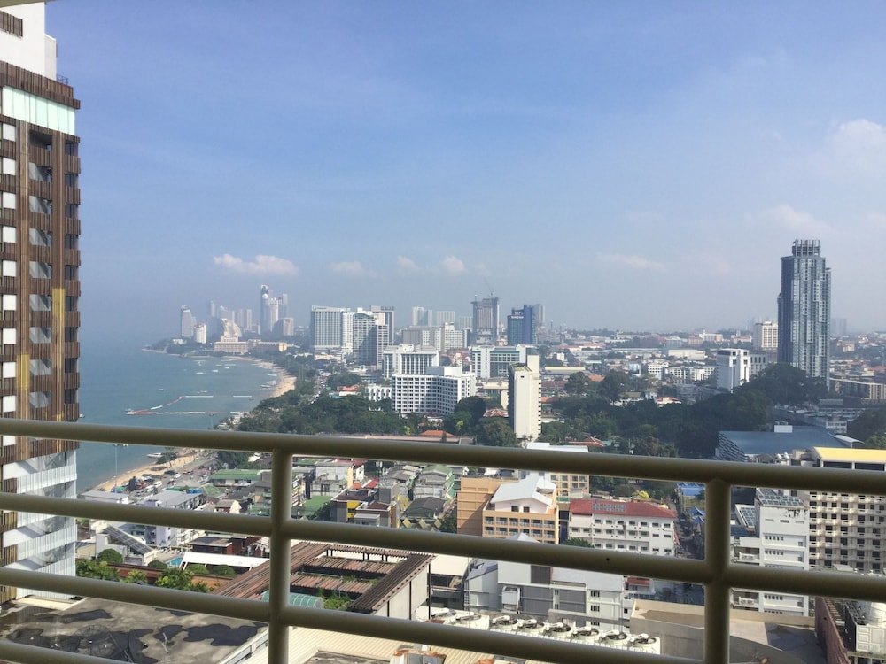 view talay 6 pattaya beach condominium by honey