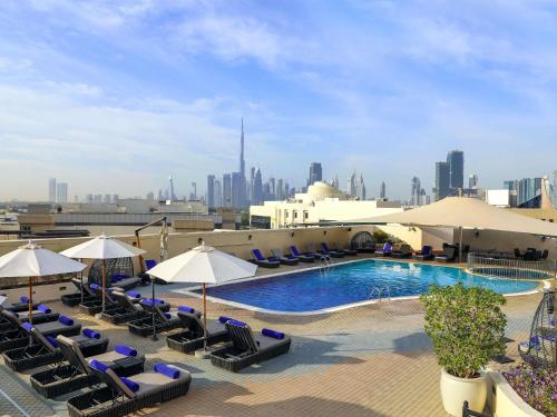 movenpick hotel and apartments bur dubai
