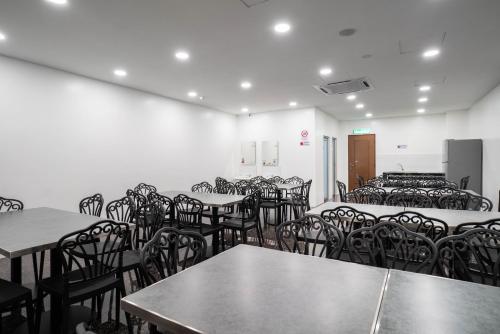 crystal garden hotel tasik selatan