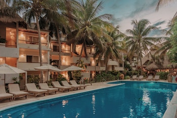 petit lafitte hotel