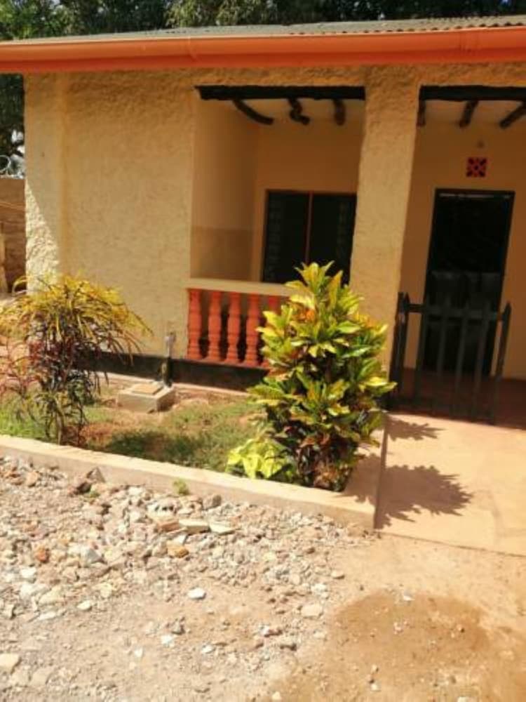 diani travelers guest house