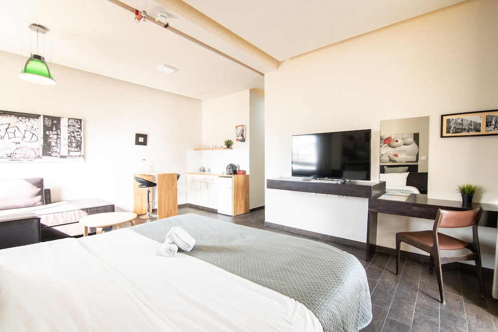 the elliot hotel
