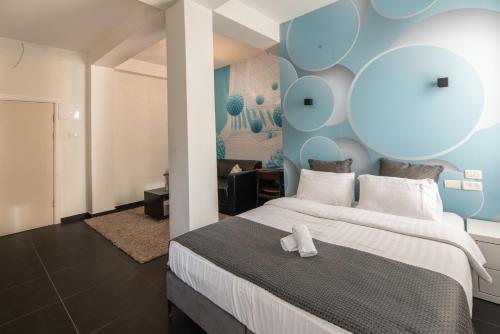the elliot hotel