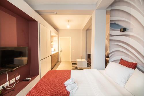 the elliot hotel