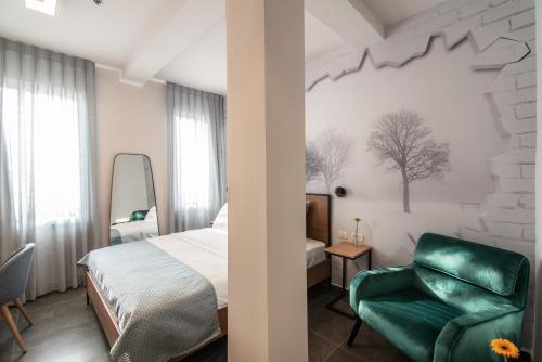 the elliot hotel