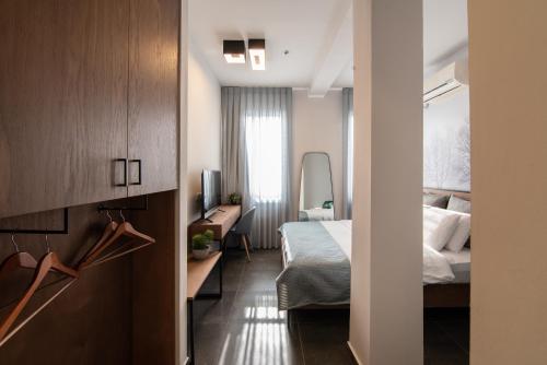 the elliot hotel