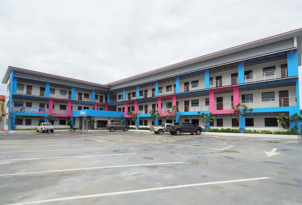 waritthon residence