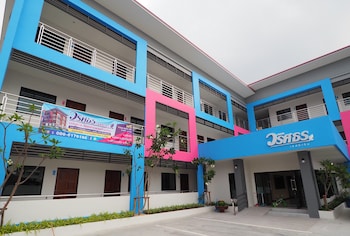 waritthon residence