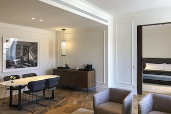 kozmo hotel suites and spa