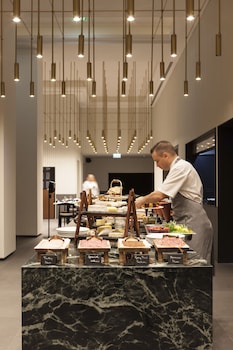 kozmo hotel suites and spa