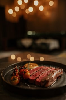 kozmo hotel suites and spa