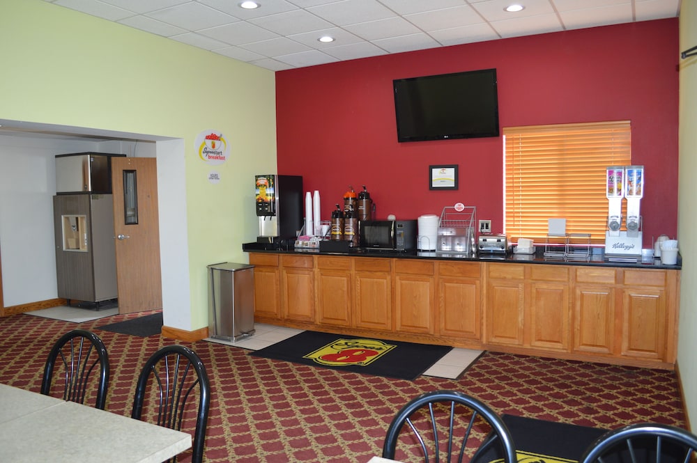 super 8 by wyndham ames