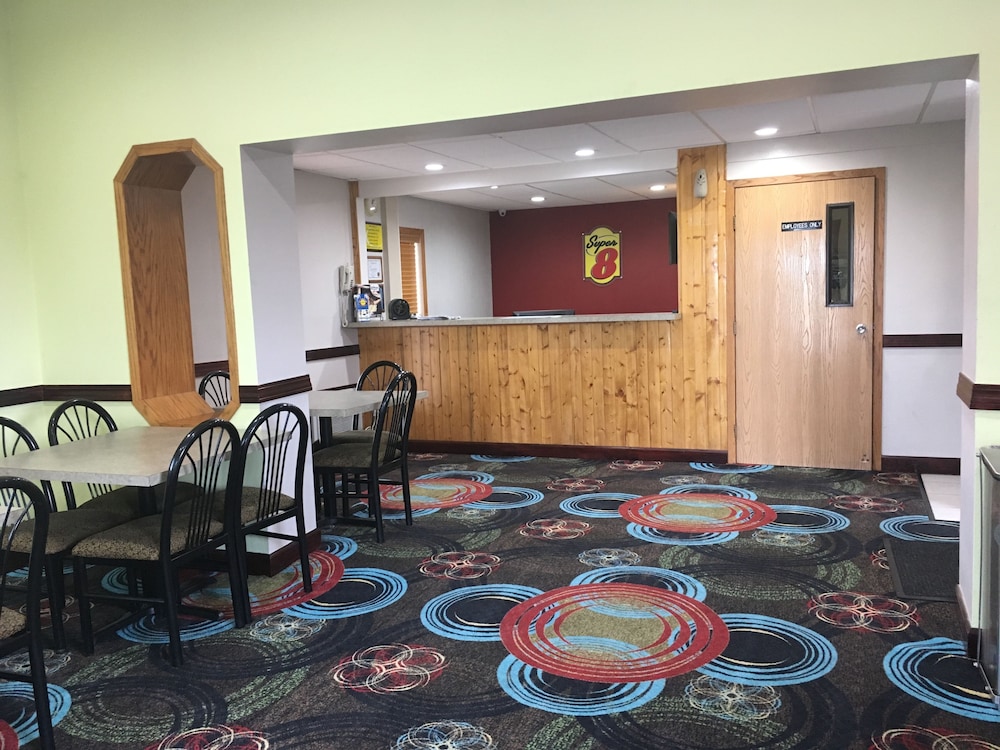 super 8 by wyndham ames