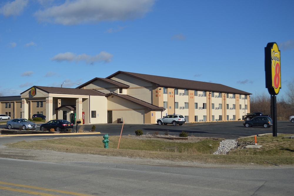 super 8 by wyndham ames