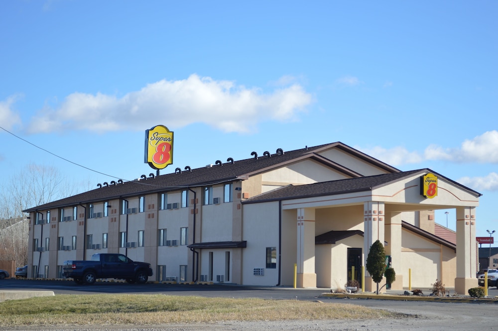 super 8 by wyndham ames