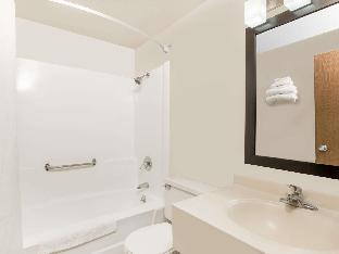 super 8 by wyndham ames