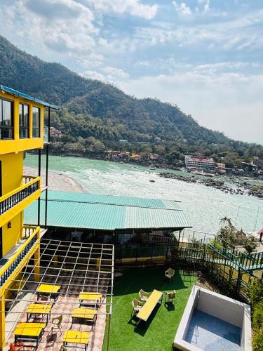 shalom backpackers rishikesh adults only