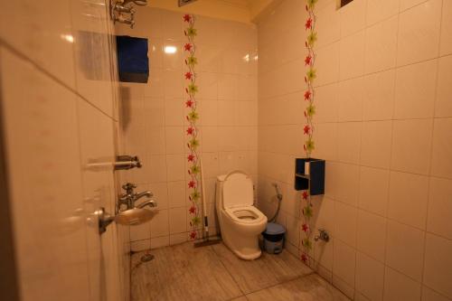shalom backpackers rishikesh adults only
