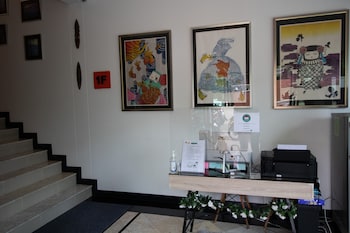 the 168 gallery residence