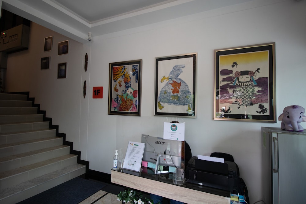 the 168 gallery residence