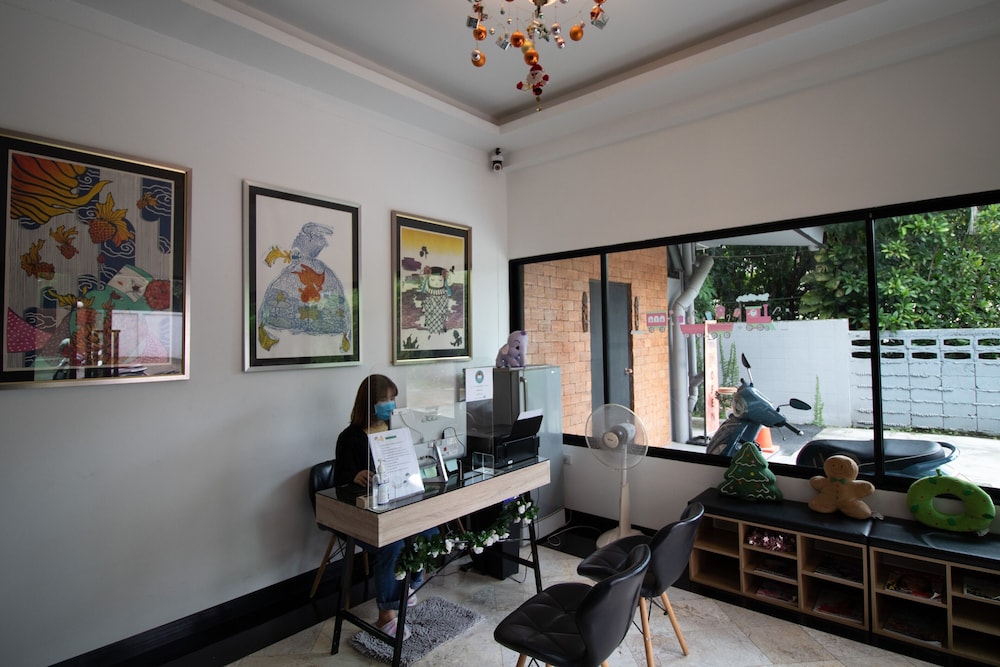 the 168 gallery residence