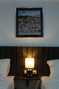 the 168 gallery residence