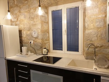 bouganvillea split apartments