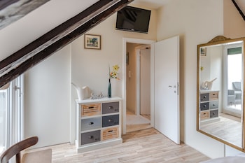 bouganvillea split apartments