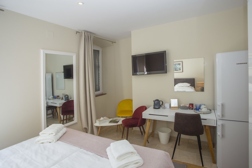 bouganvillea split apartments