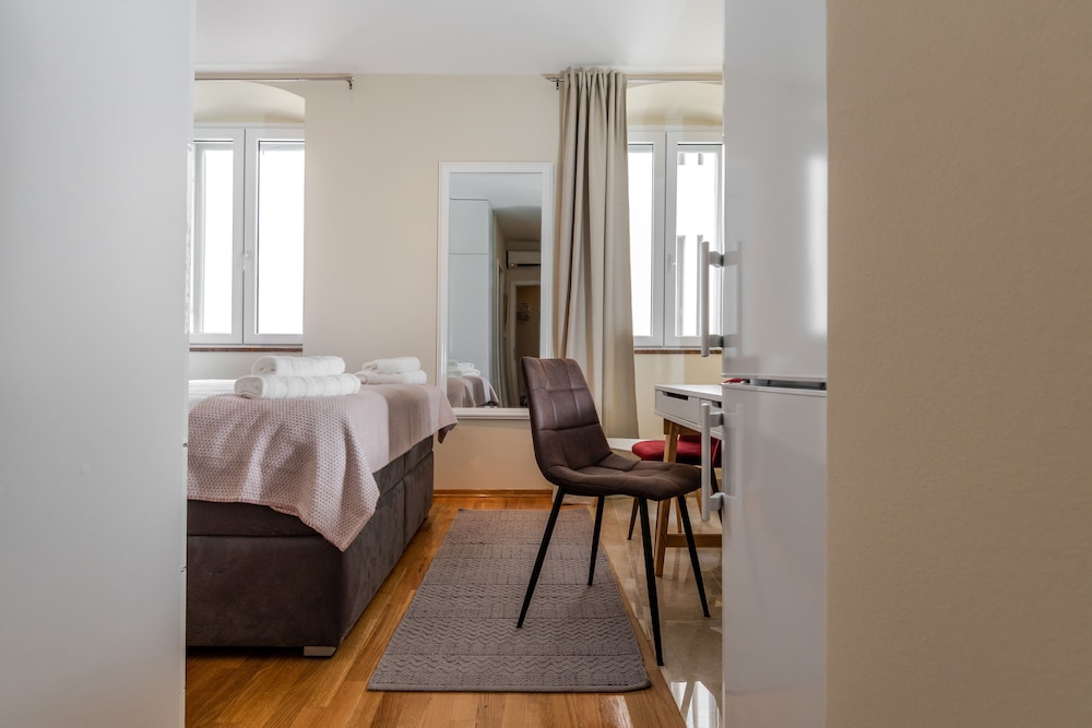 bouganvillea split apartments