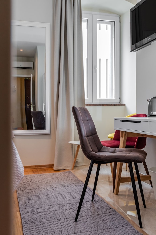 bouganvillea split apartments