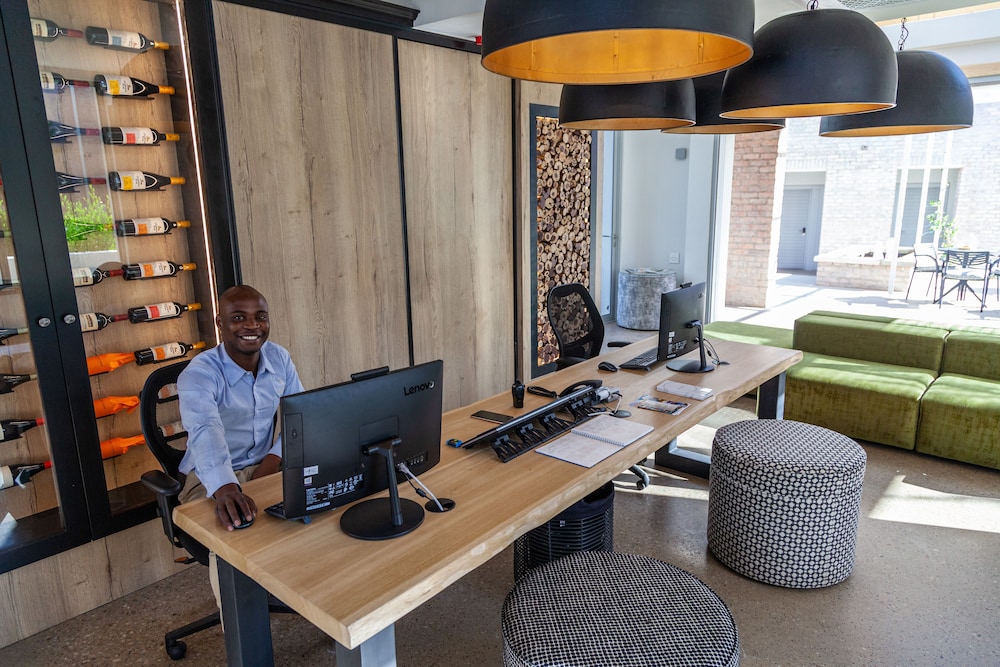 the windhoek luxury suites