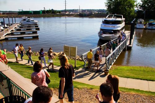 holiday inn dubuque galena by ihg