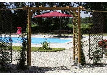 Domaine Du Bois Seguin,Near Graves And Sauternais Golf,3 star