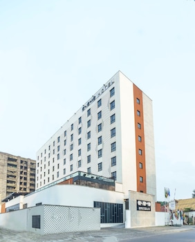 onomo hotel douala