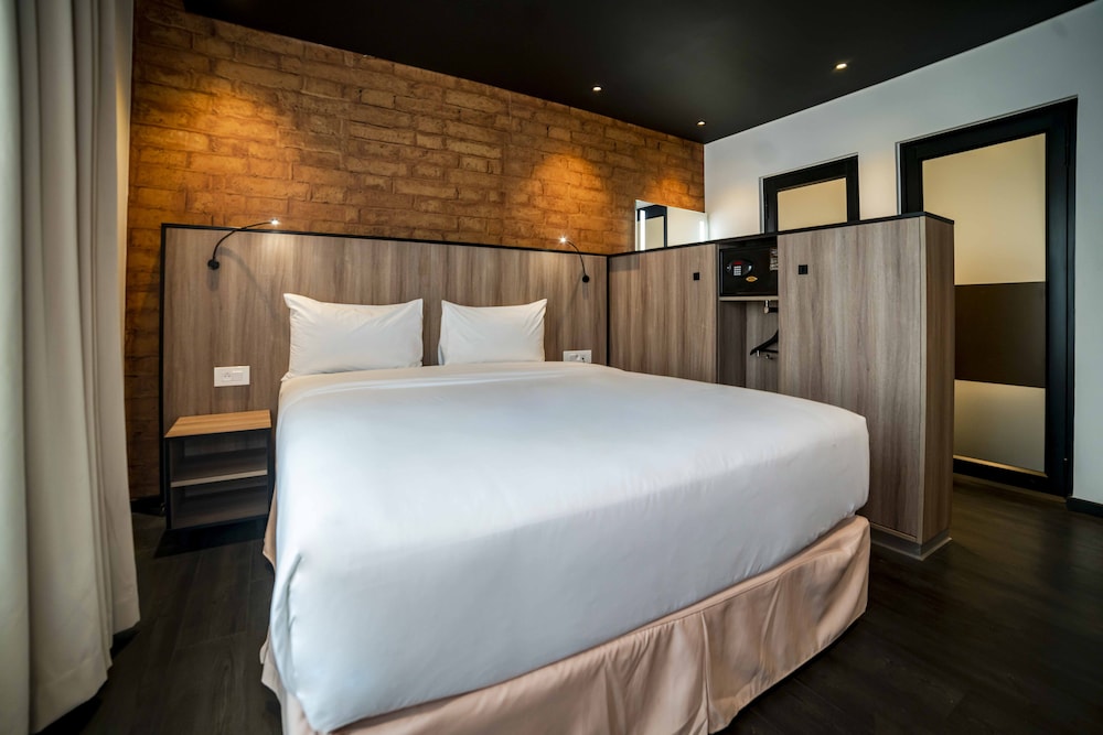 onomo hotel douala