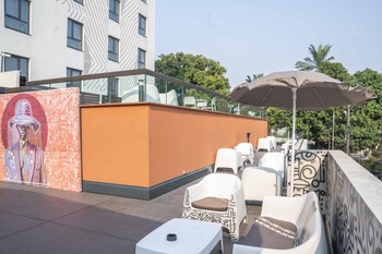 onomo hotel douala