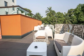 onomo hotel douala
