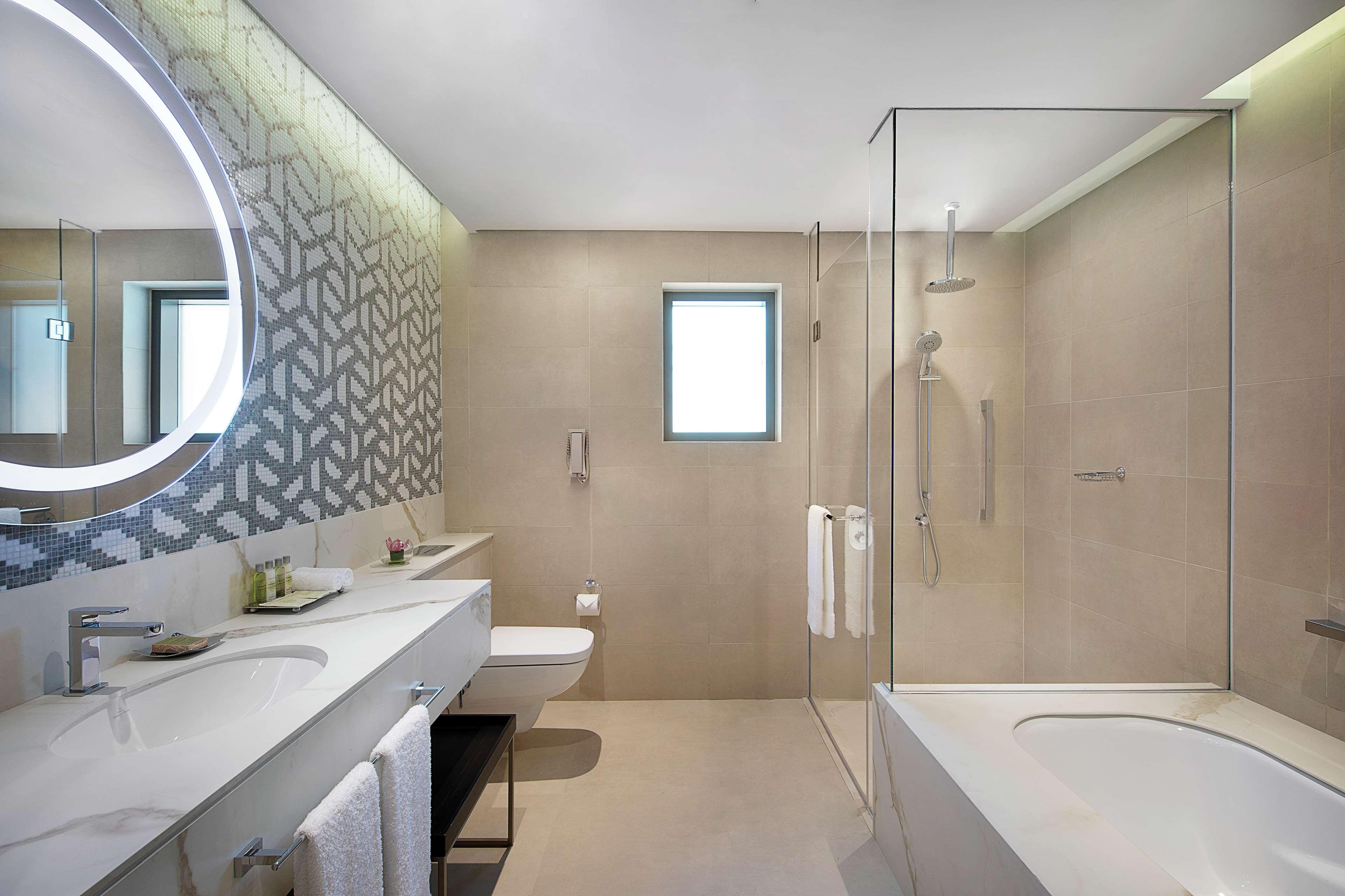 hilton doha the pearl