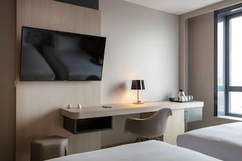 hilton garden inn massy