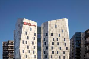 hilton garden inn massy