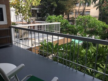 a day villa chiangmai