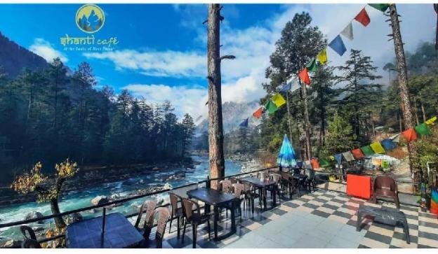 shanti cafe and hostels