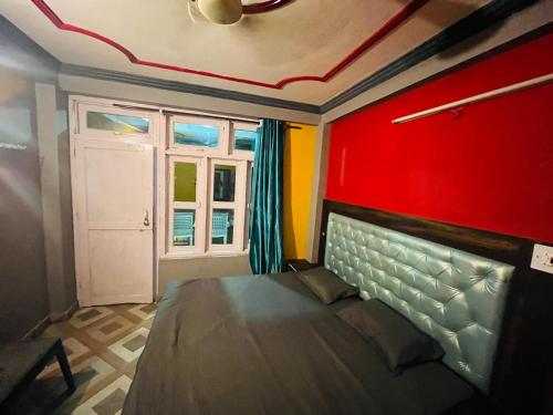 shanti cafe and hostels