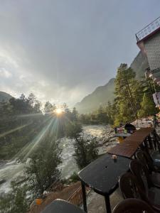 shanti cafe and hostels