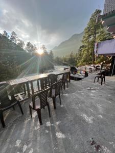 shanti cafe and hostels