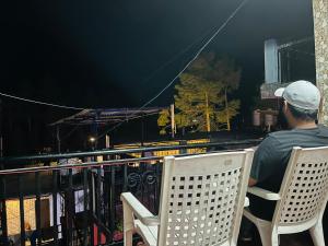 shanti cafe and hostels