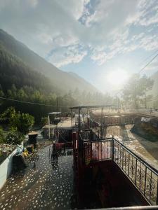 shanti cafe and hostels