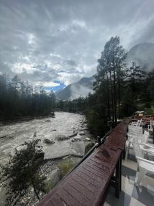 shanti cafe and hostels